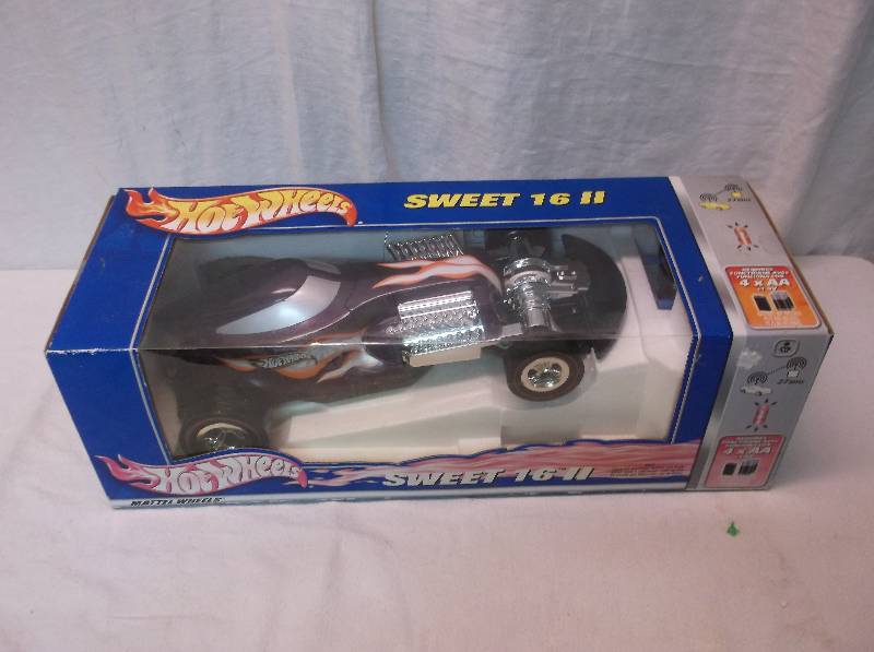lot 13 image: Hot Wheels