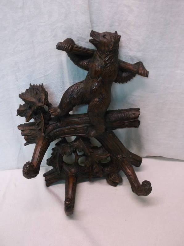 lot 22 image: Coat Rack