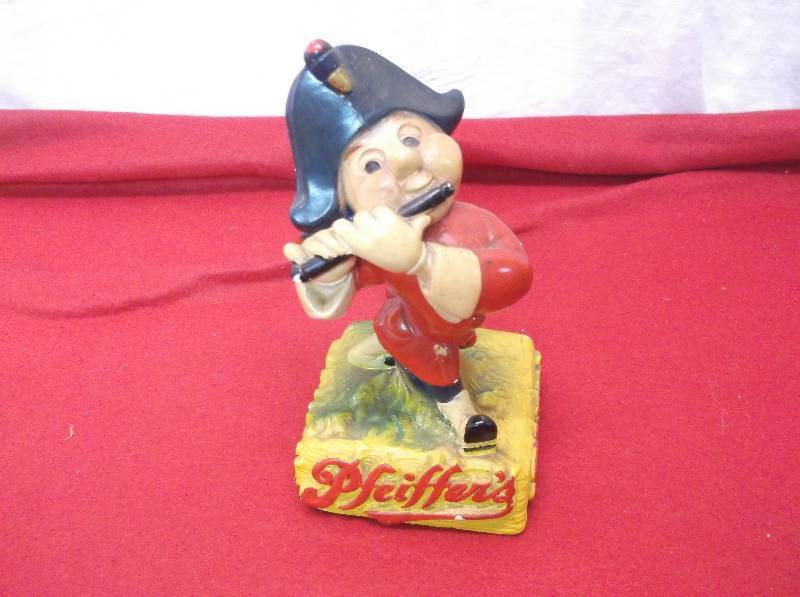 lot 39 image: AntiqueVintage