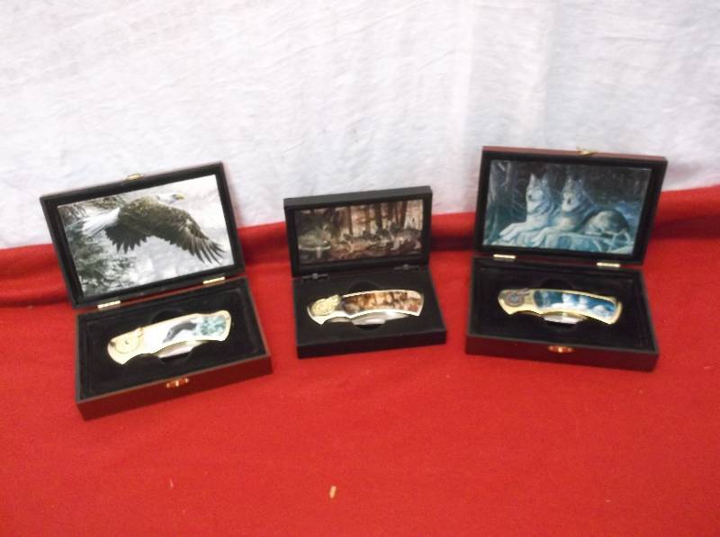 lot 45 image: Collector Knifes