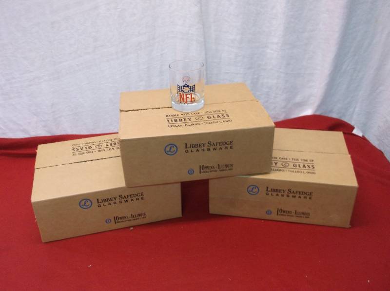 lot 65 image: Bar Glasses