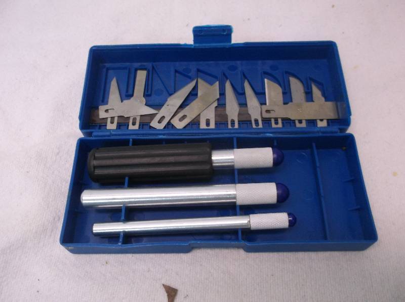 lot 81 image: Exacto Knife