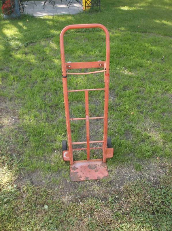 lot 105 image: Dolly