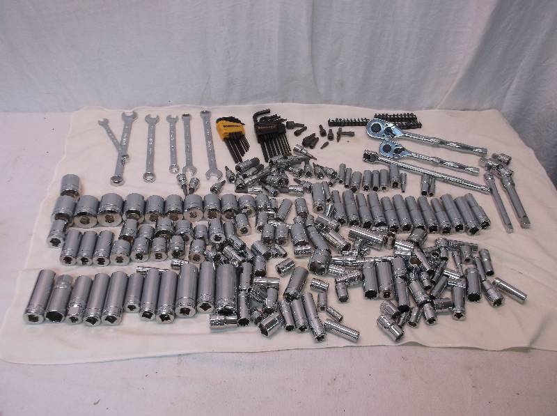 lot 122 image: Bostitch