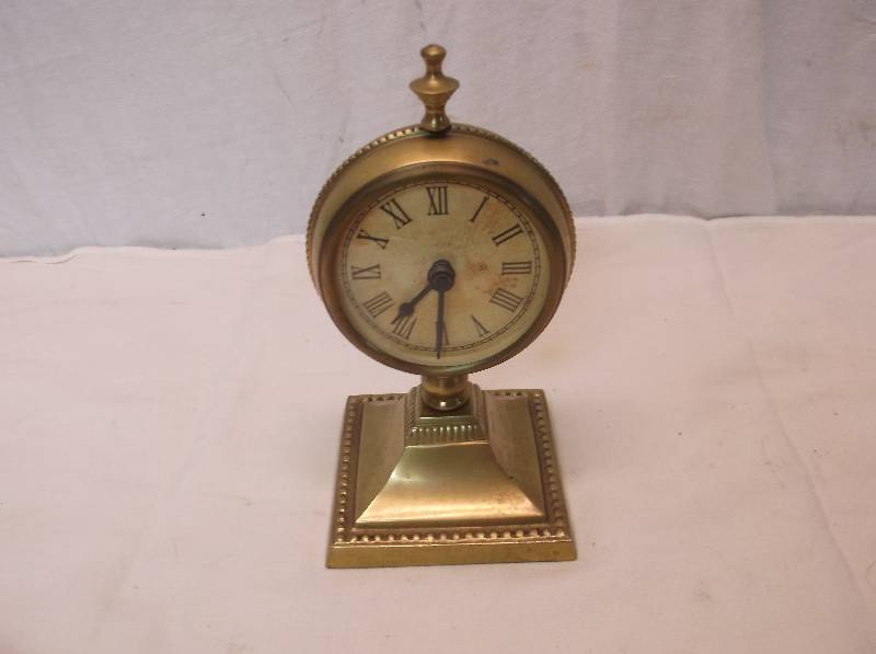 lot 125 image: Mantle Clock