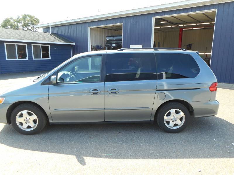 lot 5 image: 2001 Honda Odyssey EX