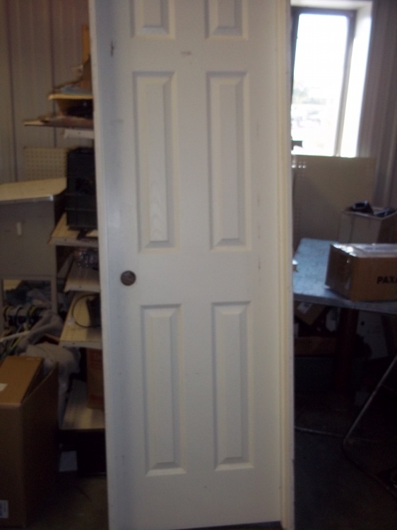 lot 14 image: 24 interior Door