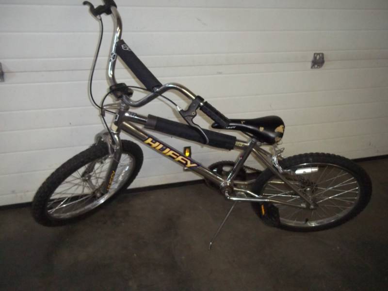 lot 16 image: Huffy Bike  single speed