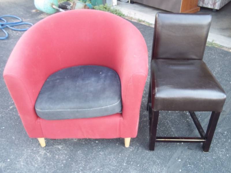 lot 52 image: Pair of Chairs