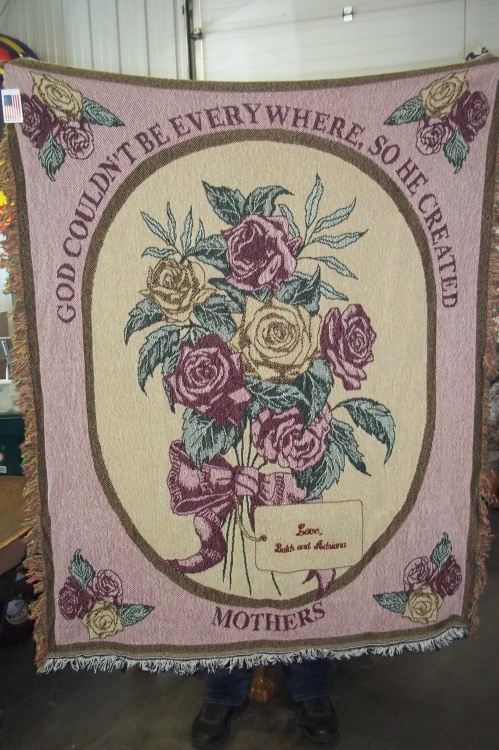 lot 64 image: Large Rose Dcor Rug with tags