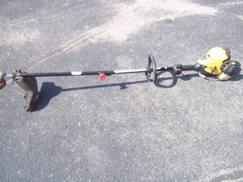 lot 72 image: Poulan Pro String trimmer