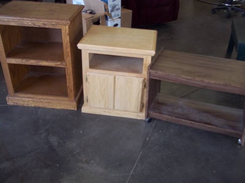 lot 82 image: 2 Night stands and TV Table
