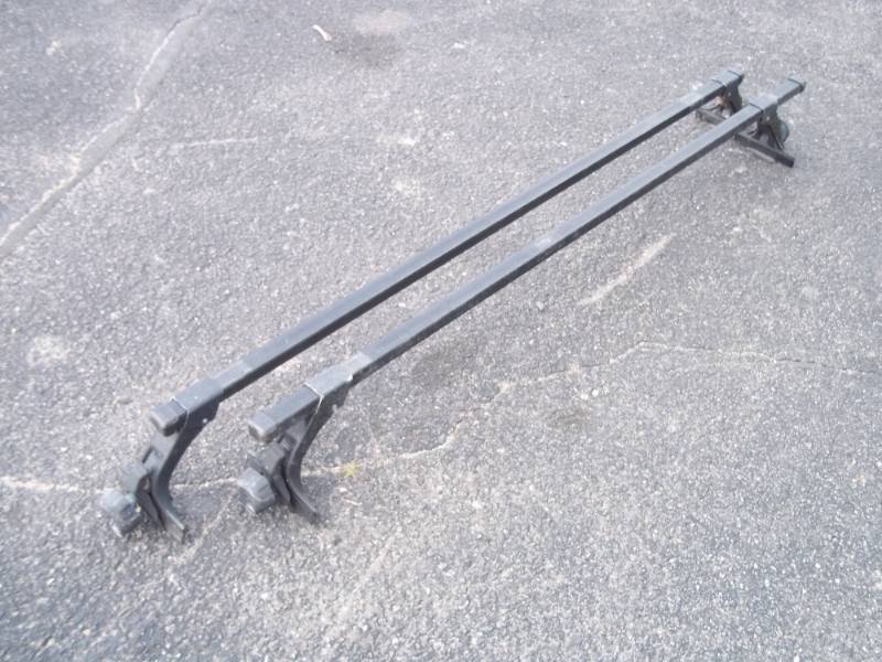 lot 108 image: Pair of Car Roof Racks
