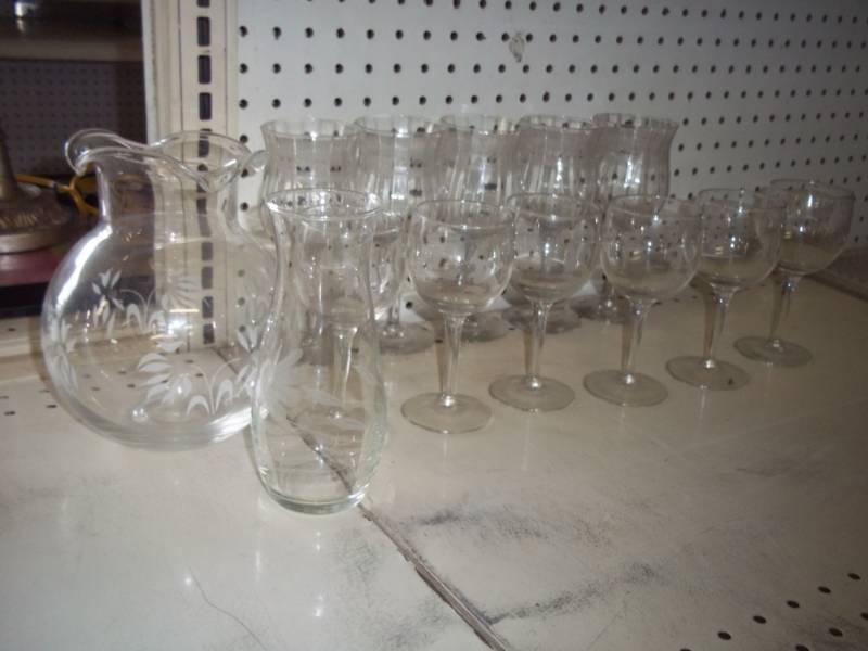 lot 91 image: Vintage Glassware, Picture, and glasses
