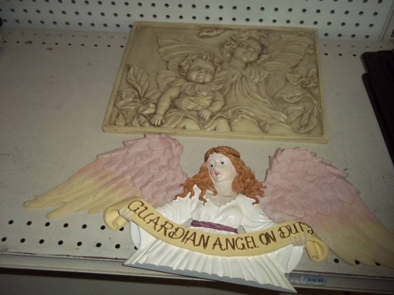 lot 101 image: Vintage Angel Dcor