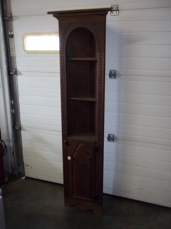 lot 129 image: Vintage Corner Cabinet