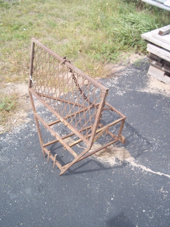lot 145 image: Deer Stand