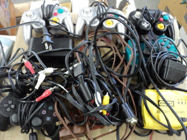 Nintendo controls, battery charger ...