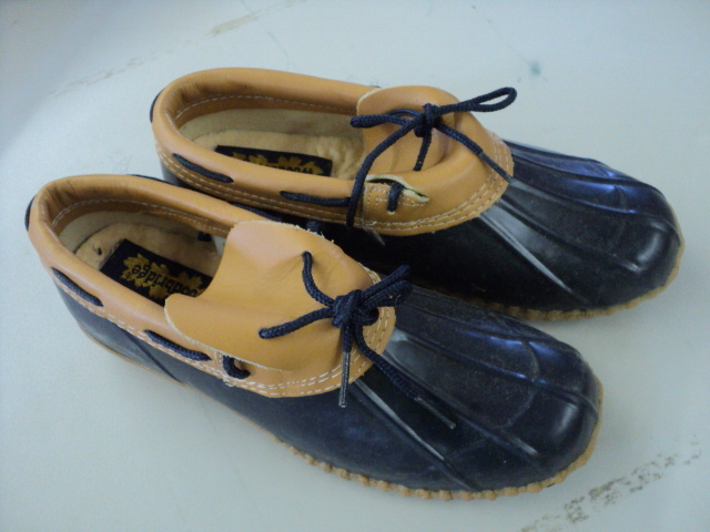 Woodbridge size 8 rubber shoes...