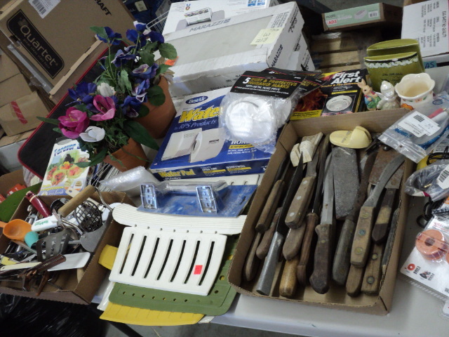 lot of miscellaneous - see all pict...