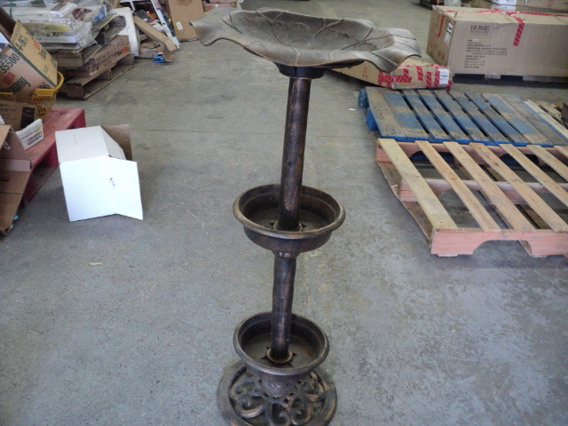 Resin birdbath...