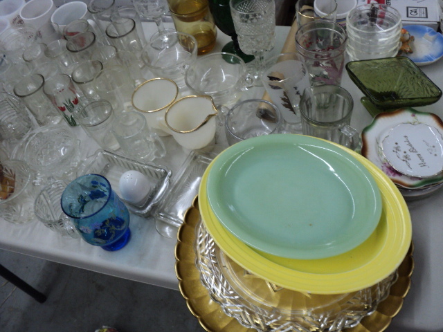 tub with glassware...