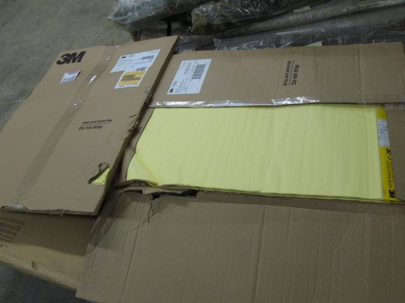 lot 12 image: Lot of 4 3M Lined Easel Pads- open ...