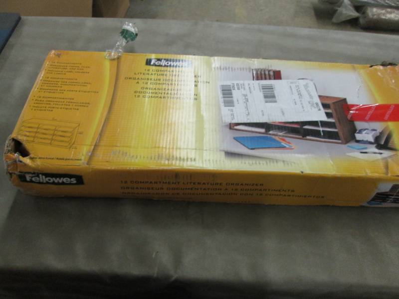 lot 19 image: Fellowes 25400 12-Section Compartme...