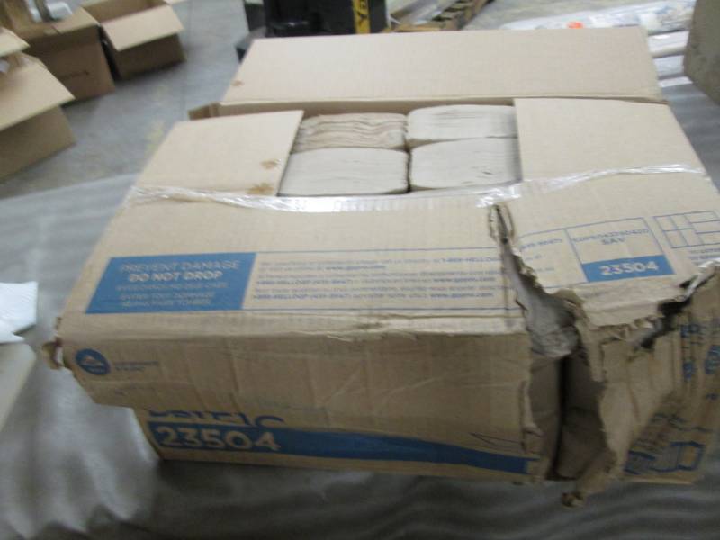 lot 44 image: Pacific Blue Basic S-Fold Recycled ...