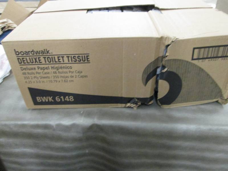 lot 78 image: Damaged Case of Boardwalk Deluxe To...