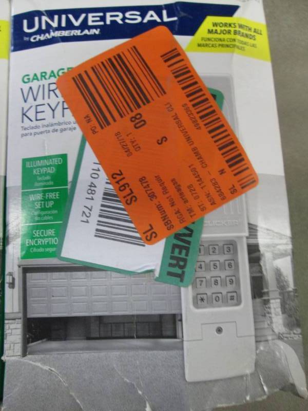 lot 162 image: Chamberlain Clicker Universal Keyle...