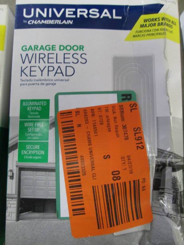 lot 164 image: Chamberlain Clicker Universal Keyle...