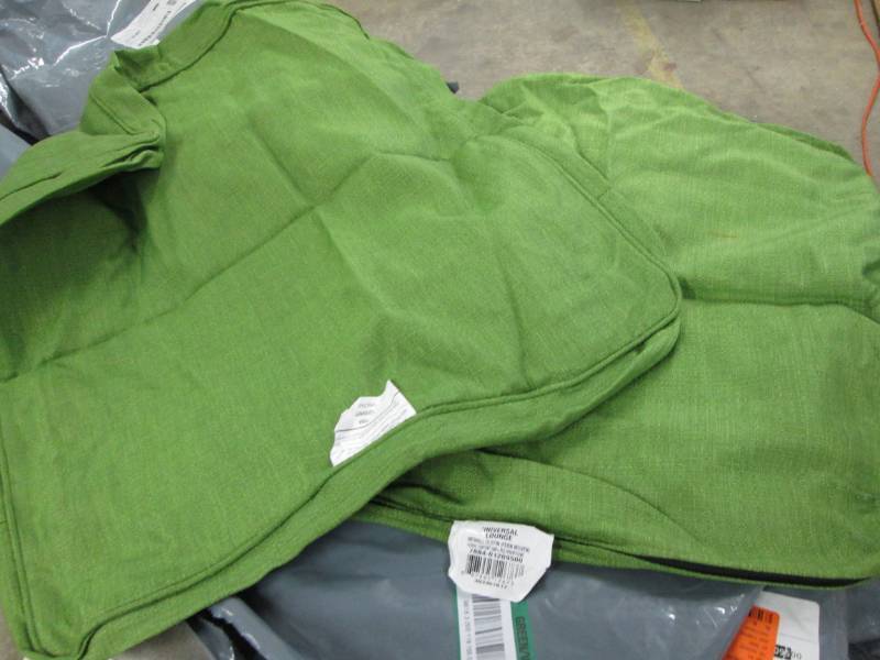 lot 195 image: Lot of 4 Plantation Patterns Fern P...