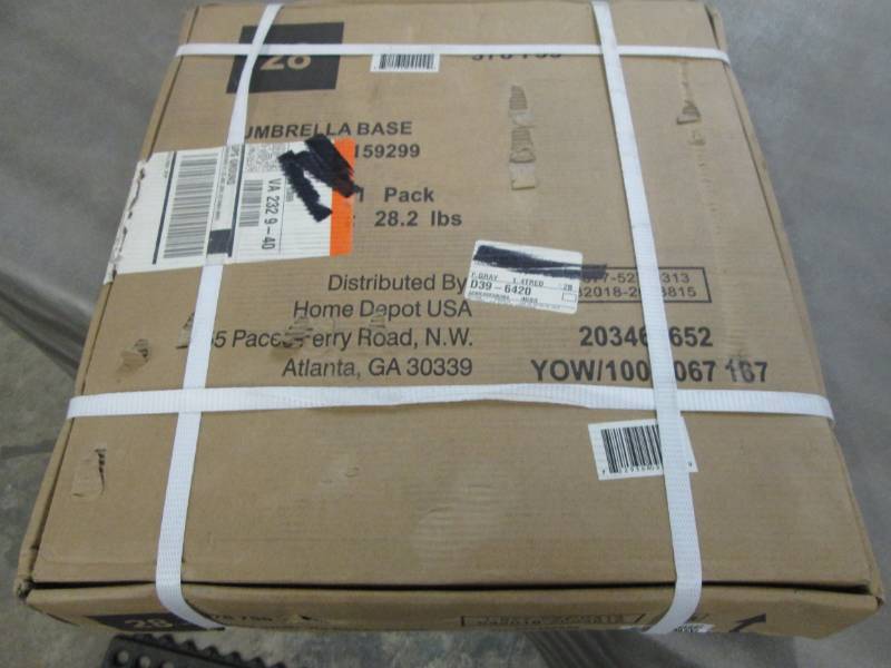 lot 204 image: 26 lbs. Patio Umbrella Base in Blac...