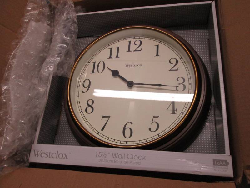 lot 220 image: Westclox 15.5 in. Wood Grain Finish...