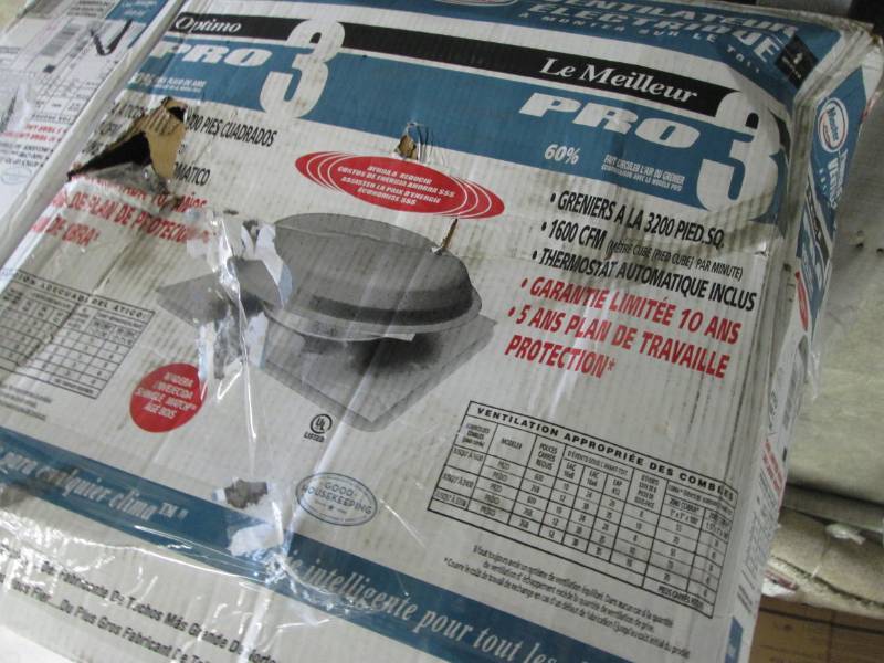 lot 241 image: Masterflow 1600 CFM Roof Mount Powe...