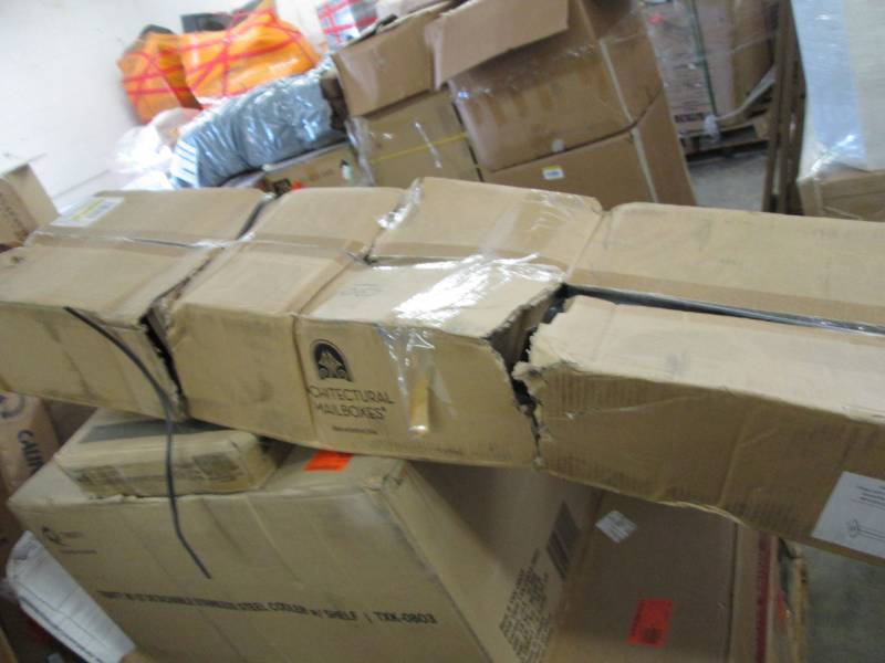 lot 252 image: Architectural Mailboxes Standard 53...