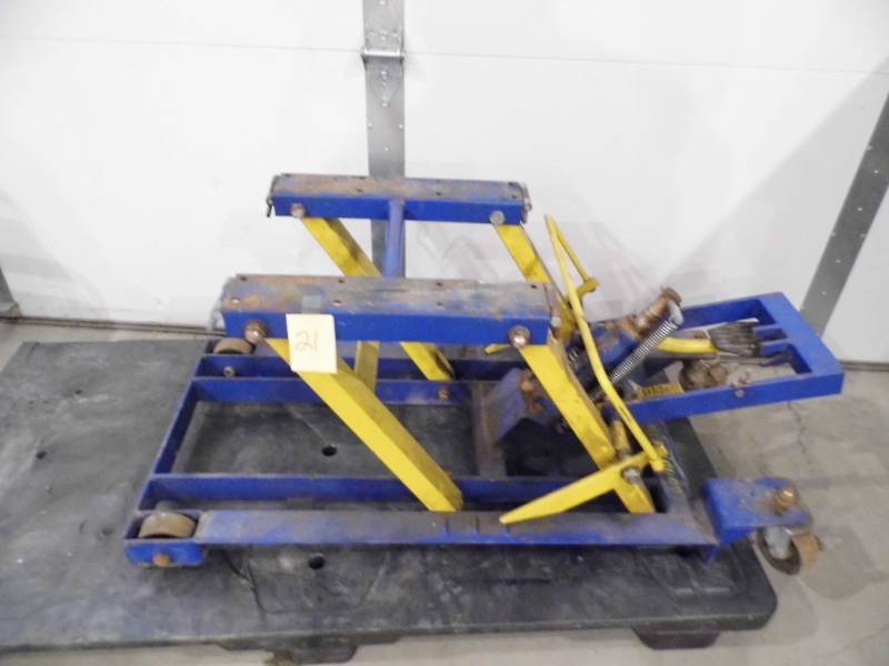 AVT  Mower Lift