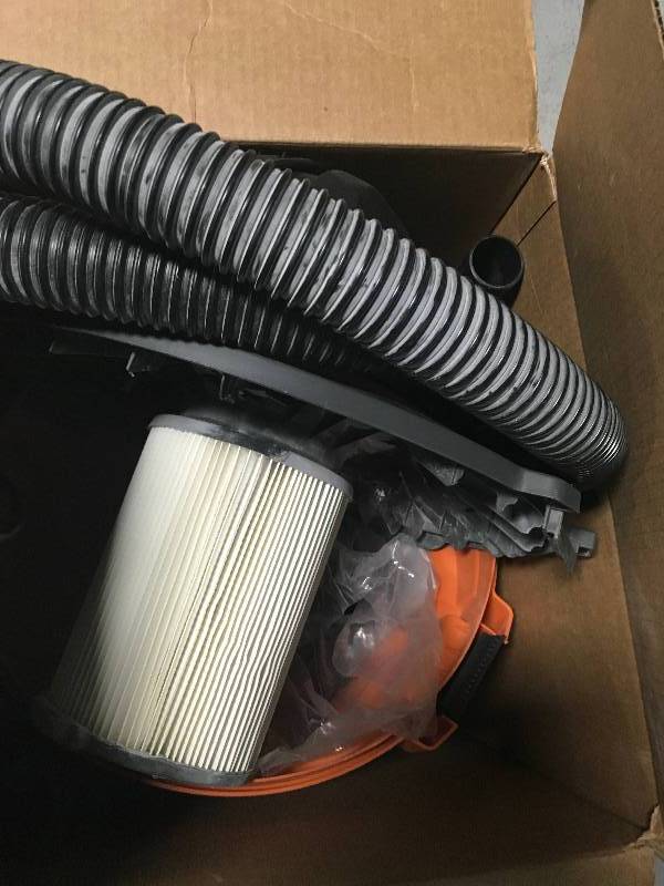 lot 3 image: RIDGID 6 Gal. 3.5-Peak HP NXT WetDry Vac in working conditions