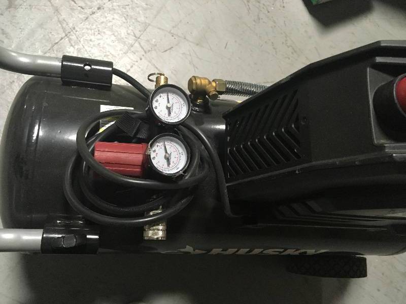 lot 14 image: Husky 8G 150 PSI Hotdog Air Compressor  in working conditions
