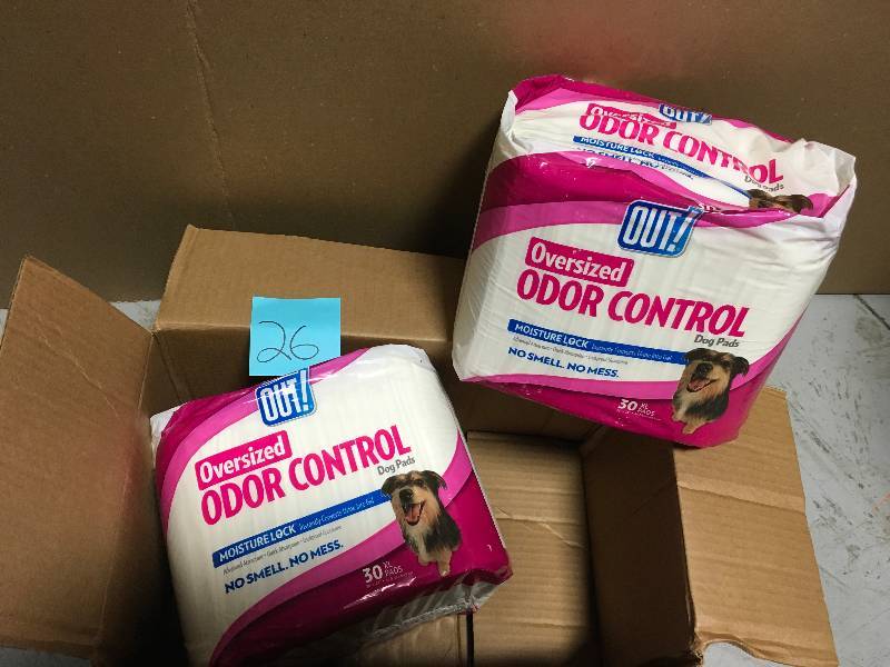 lot 26 image: OUT Ultimate Pro-Grip XL Dog Pads, 21 x 30, 30 pads 2 Bags in good Conditions