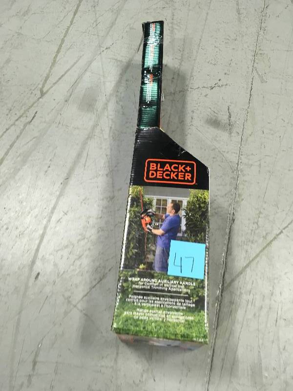 lot 47 image: BLACKDECKER HT22 4.0 Amp 22 Corded Hedge Trimmer. Used  in Good Condition