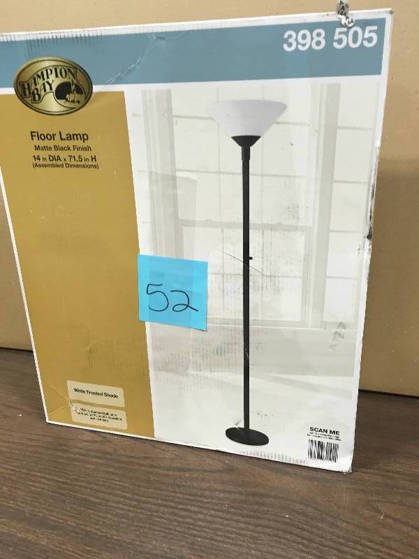 lot 52 image: Hampton Bay Floor Lamp Matte Black 14 x 71.5 H  in Good Condition