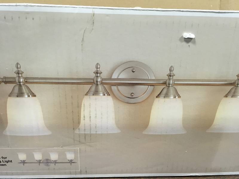 lot 81 image: Home Decor 4 Light Vanity Light not used