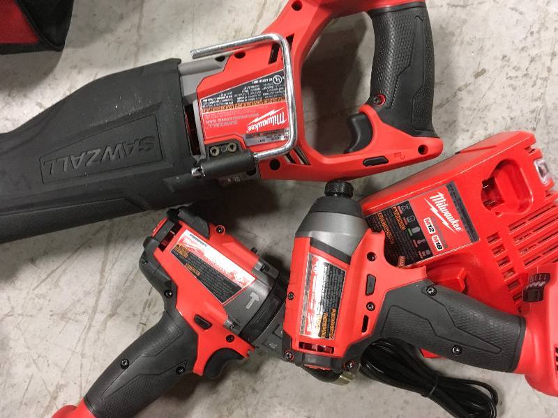 lot 111 image: Milwaukee M18 18-Volt Lithium-Ion Cordless Combo Tool Kit (3-Tool) with(2) 1 Battery,  (1) Tool Bag in Good Condition