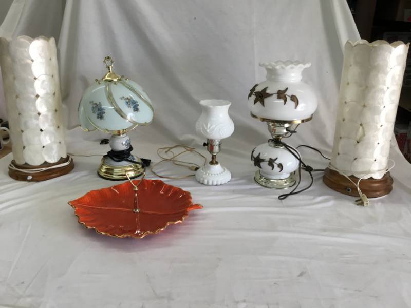 lot 14 image: 5 Lamps - Two Touch Lamps, Two Capic lamps and one Vintage Lamp, And a Chip Dish