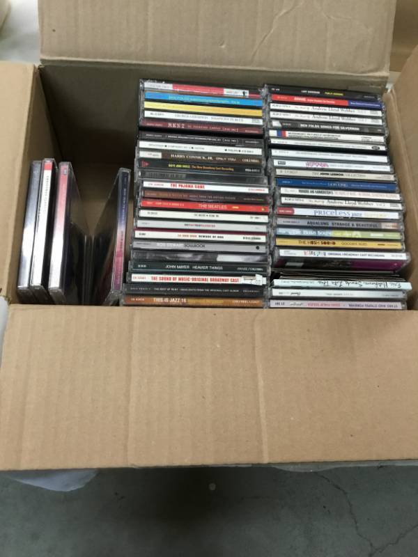 lot 58 image: 50 CDs various artist
