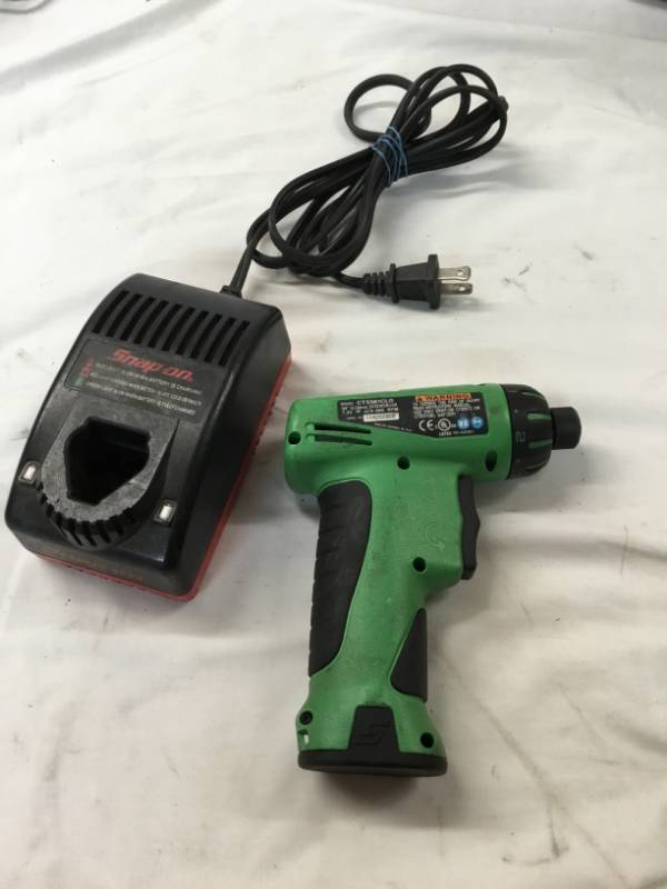 lot 66 image: Snap on 14  screwdriver CTS561CLG with charger