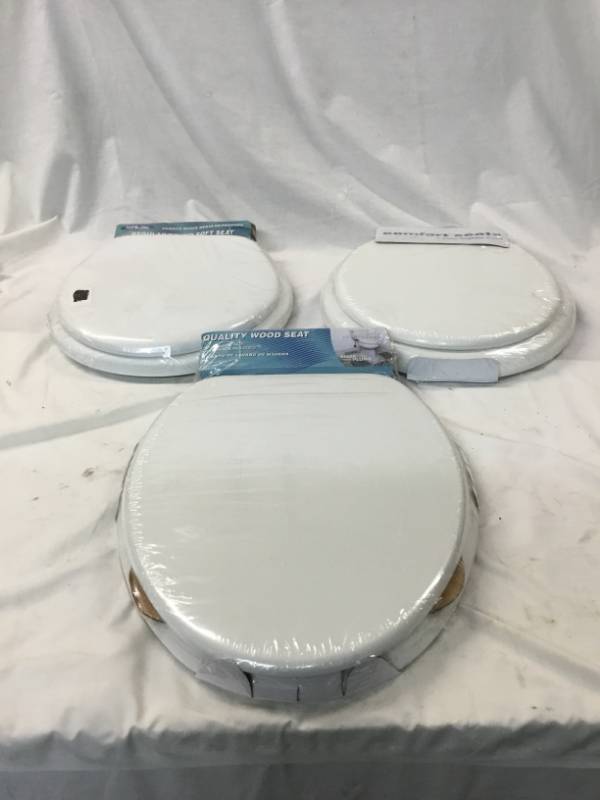 lot 101 image: 3 toilet seats New