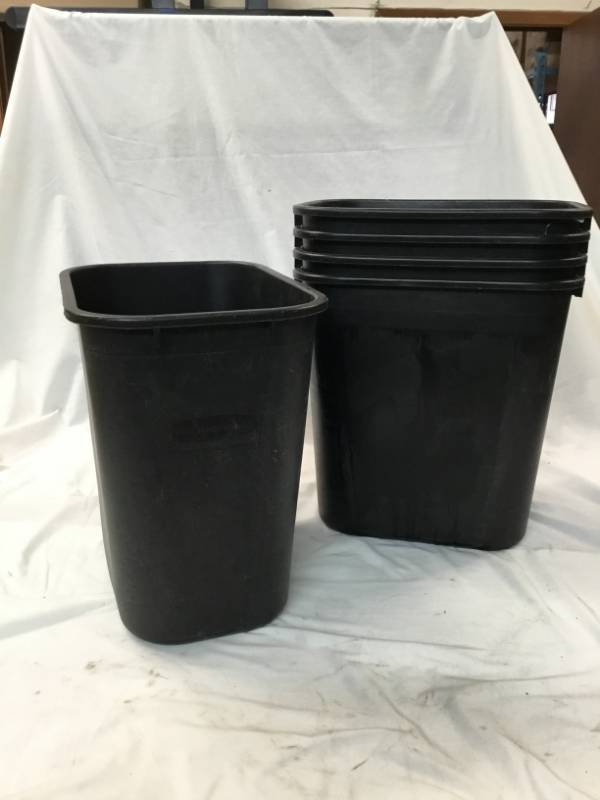 lot 102 image: 5- Rubbermaid Commercial  Black Waste garbage cans 7 gallon
